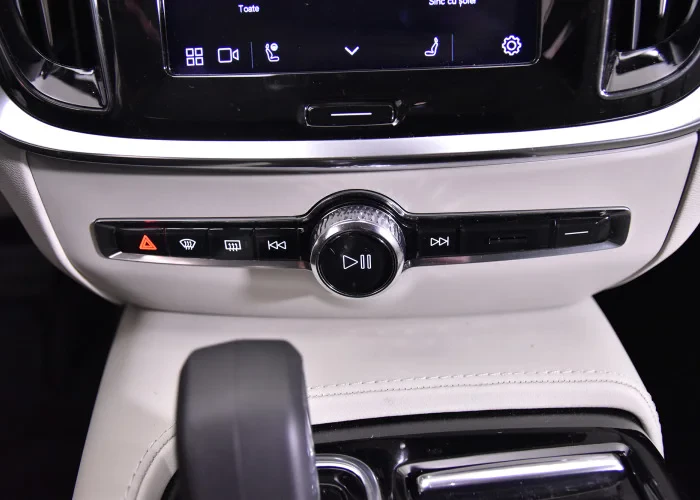 VOLVO V60 în leasing operațional MOOV